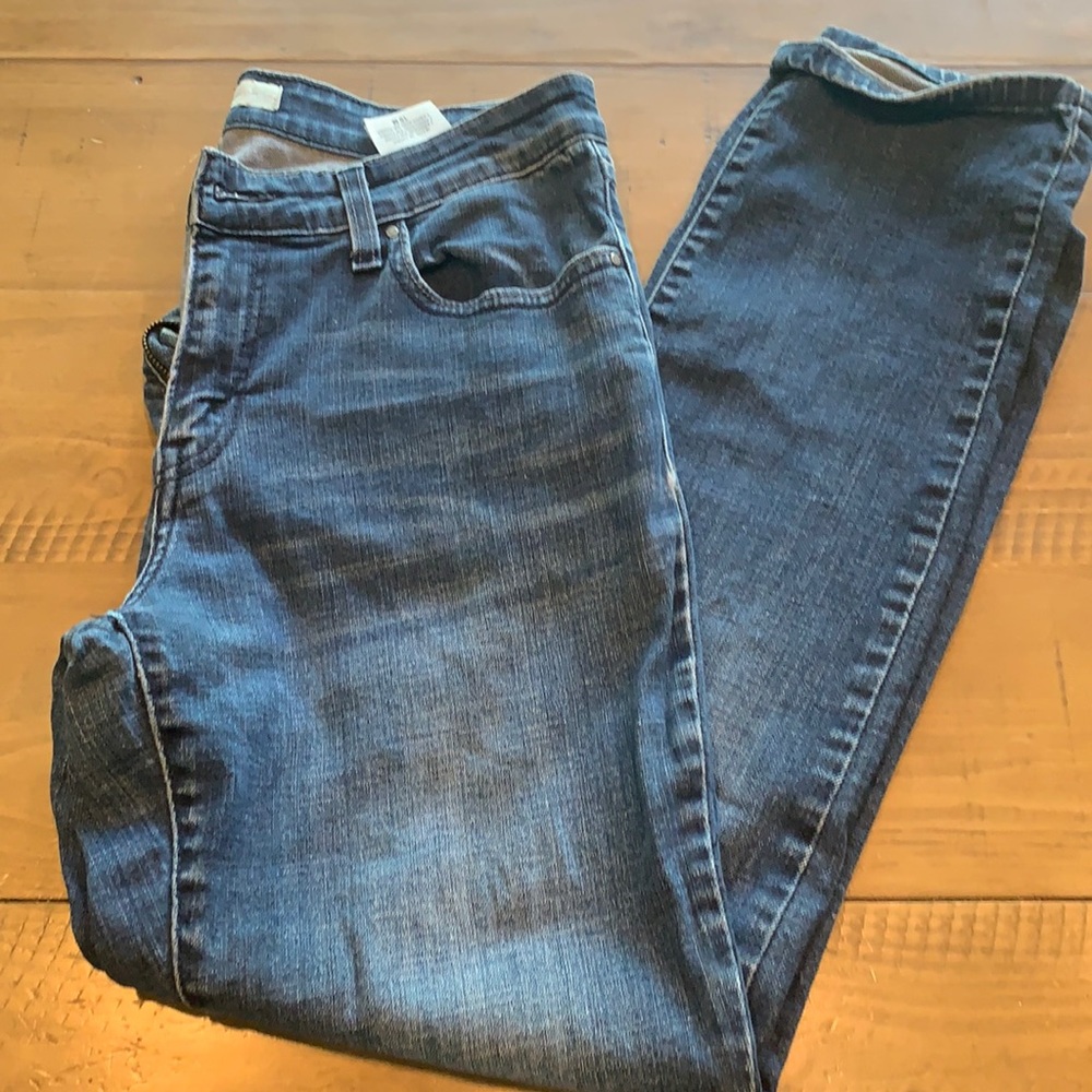 Levi’s mid rise skinny